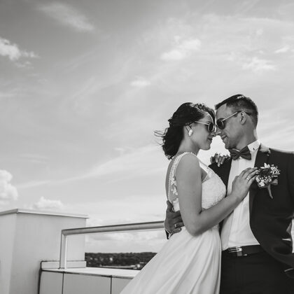 Vestuvių fotosesija Kauno Kristaus prisikėlimo bažnyčia