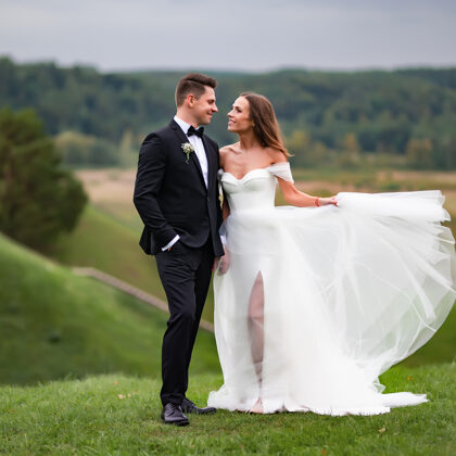 Vestuvių fotografavimas Kernavės piliakalniai