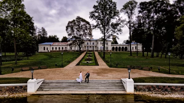 Vestuvių fotosesija iš drono Astravo dvaras